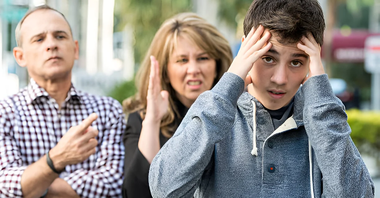 8 Proven Strategies for Disciplining in Public Without Embarrassment